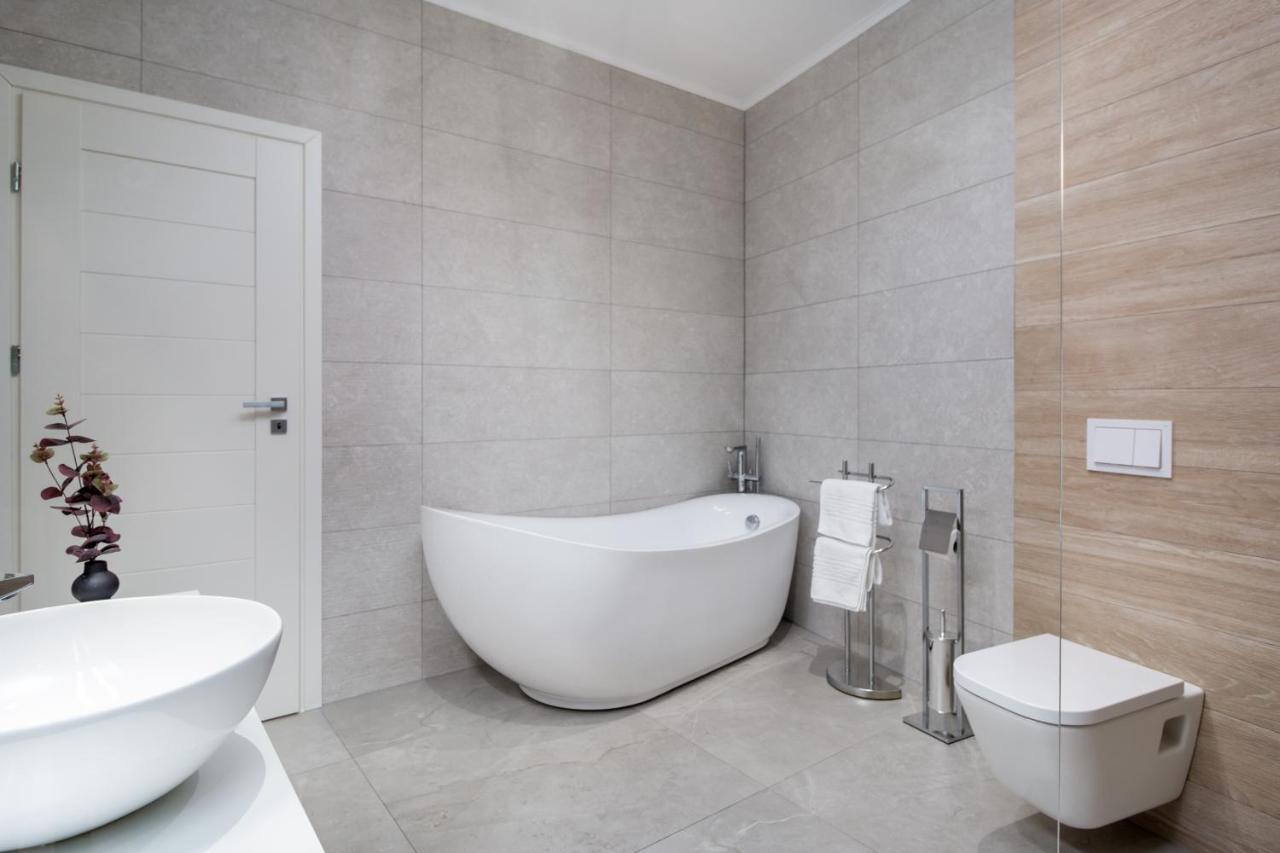 Charlotte Piata Unirii - Free Private Parking 2bedrooms 公寓 *